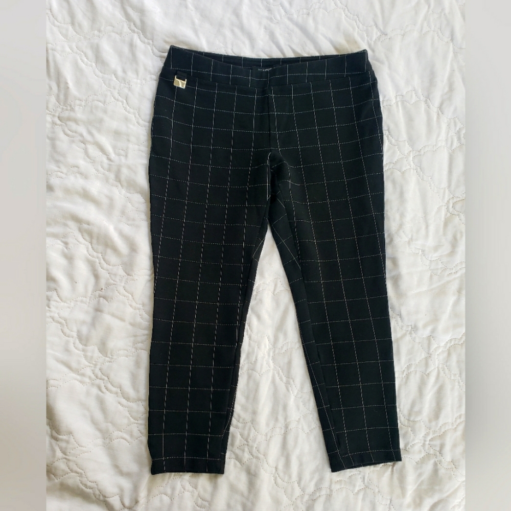 Petite Zac & Rachel Cropped Stretchy Elastic Waist Capris Checkard Dress Pants